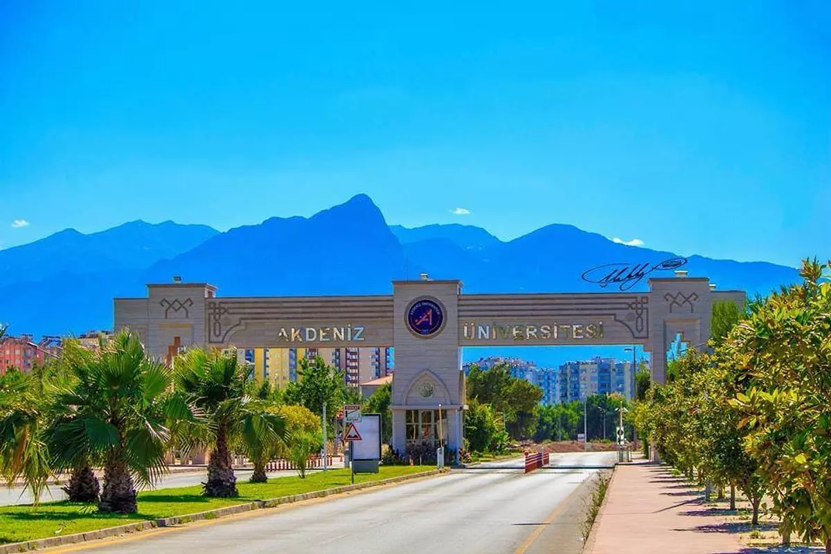 Üniversite Kampüsü